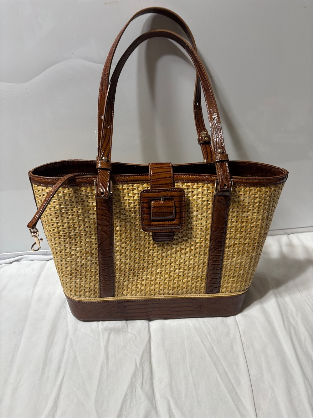 Brahmin Natural Woven Tote with Brown Trim. EUC - Picture 9 of 9
